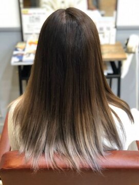 ミーティア バイ クアトロ(Meteor By QUATRO) 個性派☆ブリーチオンカラー