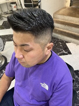 メリケンバーバーショップ フクオカ(MERICAN BARBERSHOP FUK) かき上げヘアショートレイアーくせ毛風パーマコンマヘア203