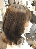 カーキベージュ×ハイライト◎ミディアムレイヤーカット