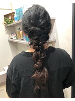 アトリエ(Atelier) ロングヘア編みおろしアレンジ