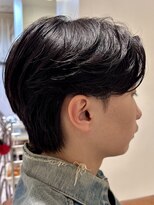 リタ(Lita)&nbsp;センターパートニュアンスパーマカルマパーマフェザーパーマ