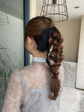 ピーブランズヘアー 大野城コモレビ(P-brandshair onojo Komorebi) ふんわりポニーテール