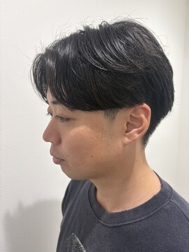 ヒュイル バイ ニアウ(Hwyl by Niau) メンズマッシュセンターパートスパイラルパーマニュアンスパーマ