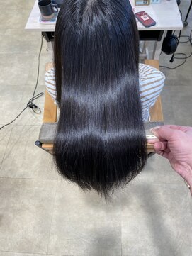 アンジュベイナハ (Ange Bay NAHA) 沖縄の気候でも上品なツヤ髪へ