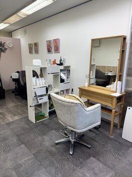 トップヘアー 西古松店(TOP HAIR)の写真/プライベート空間でリラックス。丁寧なカウンセリングで理想のスタイルへ!