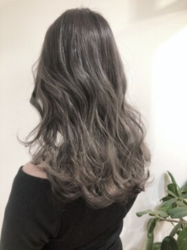 ハロ 蕨(HALO) グラデーション × グレージュブリーチ