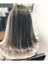 リーブル(Libre)&nbsp;外国人風コントラストバレイヤージュカラー