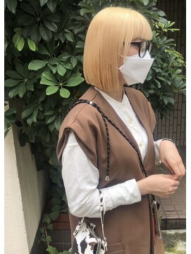 オンヌ(onnu) 抜きっぱなしブロンド×切りっぱなしボブ