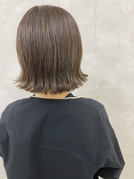 エンドリンク(endlink) アッシュベージュぱっつんボブ