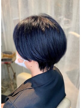 フルーヴ(Fleuve) ツヤツヤ暗髪ショートヘア