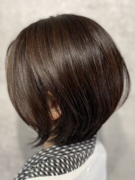 スリー(THREE) ☆ショートカット(髪質改善)☆【大阪 梅田 福島 中津】