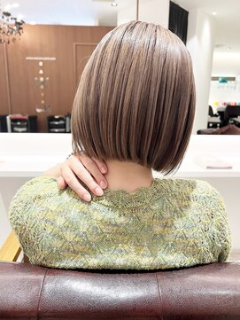 ウォーレントリコミニューヨーク ハービスエント大阪梅田店(WARREN TRICOMI NEW YORK) 大人可愛いボブ　20代30代40代　ミルクティベージュ