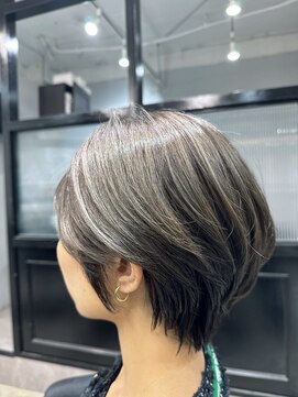 エトラ 渋谷店(etora) 毛流れ丸みくびれショート　グレージュ