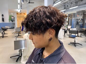 グランデュール 東静岡池田店(GRANDEUR)の写真/学生から社会人まで人気の《ツイストスパイラルパーマ》をご提案*清潔感がありつつ、第一印象が好印象に*
