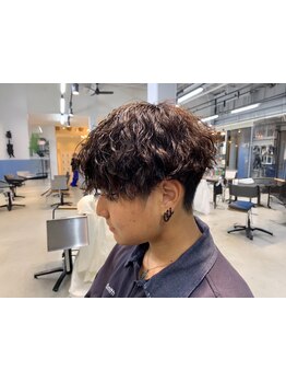 学生から社会人まで人気の《ツイストスパイラルパーマ》をご提案*清潔感がありつつ、第一印象が好印象に*