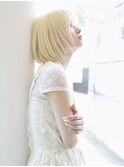 ブロンド/プラチナカラー/ブリーチ/切りっぱなしボブ/自由が丘
