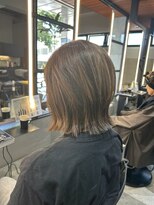 ニマルニーニー バイ ヤスオカ(2022 BY YASUOKA) 50代 外ハネくびれボブ