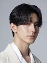 ヌーン ヘアメイク プラス ハッピータイムズ(NOON hair make+happy times) メンズカット/メンズパーマ/縮毛矯正/センターパート