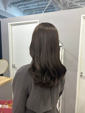 カミエ(kamie) セミロングのブラウンカラー×上質トリートメント