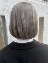 アッシュ 祐天寺店(Ash) ハイトーングレージュのコンパクトなボブ
