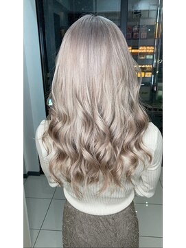 モーション 新宿(motion) ホワイトミルクティー