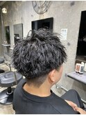 ピンピンの直毛でもこの動き!ゆるめツイストスパイラルパーマ!