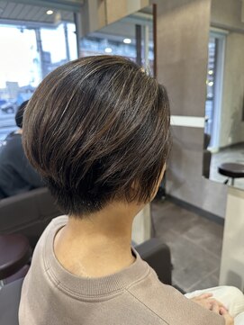 ブルー(blue) ショート　脱白髪染め　白髪ぼかしハイライト