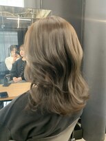 アリュウル 表参道 青山(Allure)&nbsp;深みのあるオリーブブラウンカラー　《佐藤》