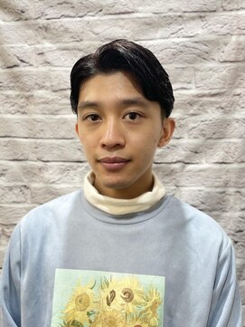 グレイスフル バーバープラチナム 六本木店(Graceful Barber platinum) 癖毛を活かした七三分けナチュラルスタイル