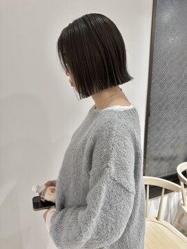 ヨーク(YOKE) YOKE 切りっぱなしボブ大人ボブ外ハネボブアッシュグレージュ