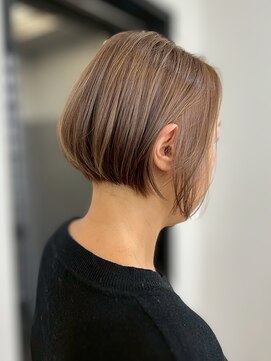 ワンバイジエクト 梅田 【似合わせ白髪ぼかし】細めハイライト/くすみベージュ/ボブ