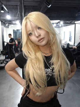 ラベル 渋谷(LAVEL) レイヤーカット×抜きっぱなしブロンド