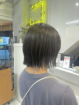 ネオリーブカフ 鶴ヶ峰店(Neolive caff) 切りっぱなしボブ　グレージュ　ダブルカラー