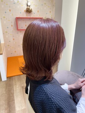 シュシュ(Chou Chou) レッドブラウンカラー×切りっぱなしミディアムボブ