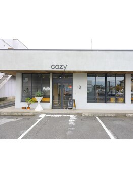 大人女性に人気のサロン♪丁寧なカウンセリングで、あなたのなりたいを叶えます！お気軽にご相談下さい