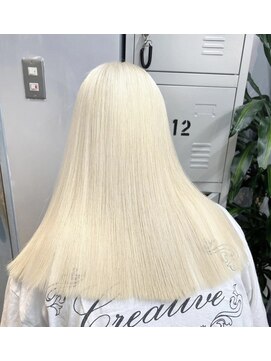 ジーナ(XENA) ケアブリーチ×ハイトーン×ホワイトカラー(渋谷)