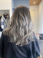 ジゼル 博多(GiseL)&nbsp;ホワイトグラデ【かじ】/ GiseL博多@kaji_de_experiences