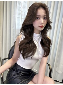 リリー(Lilley) (lilley内堀)韓国ヘア×センター分け×レイヤーカット