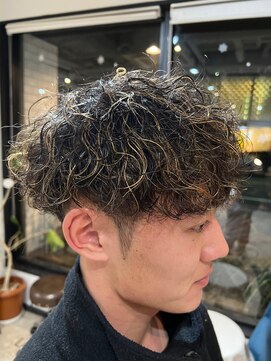 スペックホルダー(Spec Holder) メンズマッシュ×波巻きパーマ8.29↓メンズ限定↓