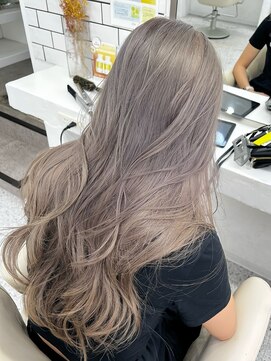 ユイマァル 倉敷店(YUIMARL) 20代30代ロングミルクティーベージュハイトーンブリーチ