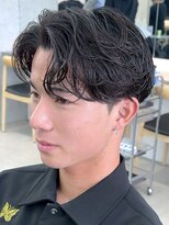 フィフス 大分(fifth)&nbsp;大分メンズパーマフェザーパーマセンターパートガイルヘアゆるめ