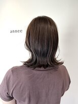 アネ(annee) 透明感アッシュブラウン×くびれミディ