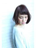 短い前髪が可愛いゆるふわボブ