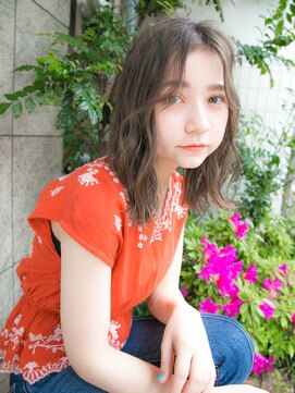 ルティア(Lutia) グレージュ センターパート ヴェールウェーブ☆