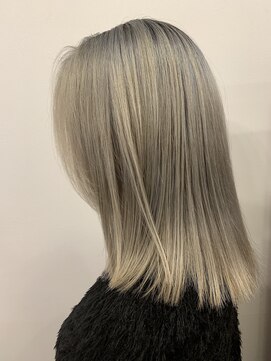 ヘアーサロン イバ(IBA) ホワイトベージュ