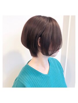 ヘアアンドフェイシャル ヴィトリーノ(Hair & Facial Vitrine) ☆柔らかなフォルムが女性らしいエレガントショート☆