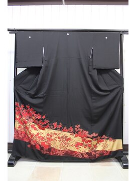 ルナクレセント (Luna crescent) 留袖LT-16 ¥13000~(着付料込み)