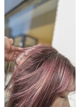 色落ちが綺麗で根元が伸びても気になりにくい♪Instagramで話題の『シークレットカラー』☆