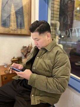 フォーコーナーズカットショップフェイビーズ 名古屋西(FourCornersCutShop favey's) フェード　メンズカット　大人ストリート