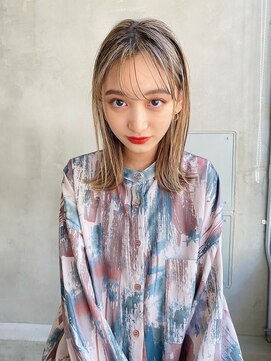 メーヴェ(Mowen) mowen×外ハネミディアム×小顔カット×アッシュベージュ